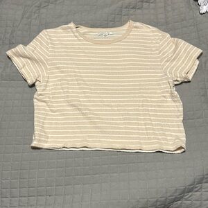 american eagle barely worn tshirt